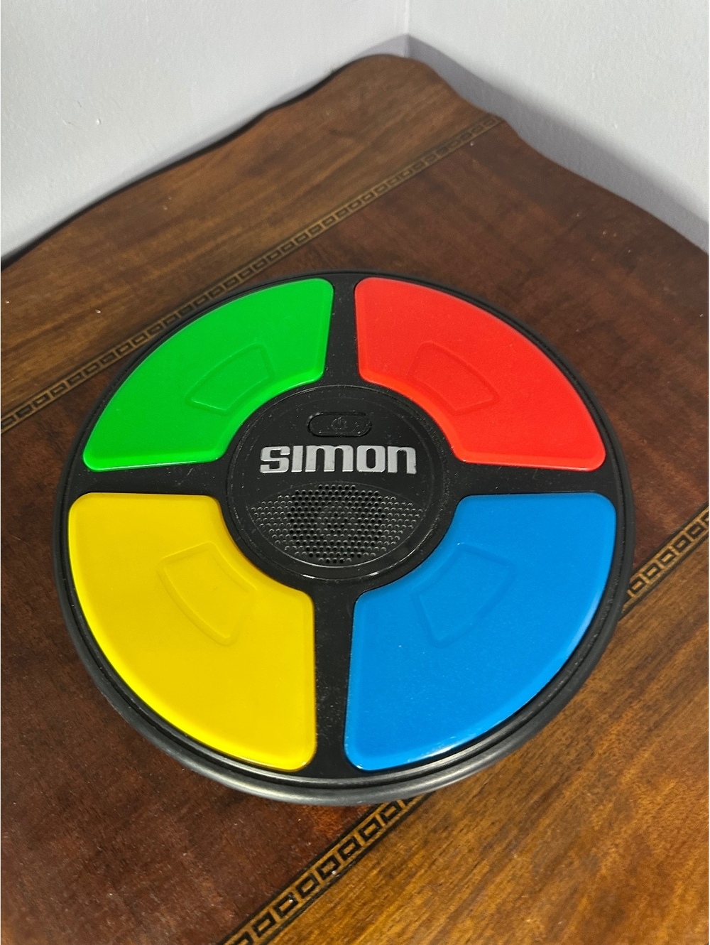 Hasbro Simon Classic Electronic Memory Game 2013 Model 1897 - Tested & Working